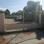 Dans Petite Résidence Avec Piscine à 10 Minutes Des Plages Proche Vecchio Hébergement de vacances *