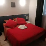Dans Petite Résidence Avec Piscine à 10 Minutes Des Plages Proche Vecchio Hébergement de vacances *