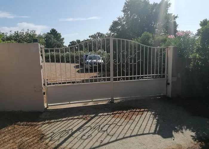 Dans Petite Avec Piscine A 10 Minutes Des Plages Proche Vecchio Tatil Evi *