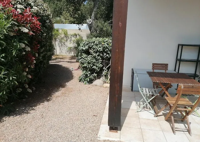 Dans Petite Avec Piscine A 10 Minutes Des Plages Proche Vecchio Tatil Evi