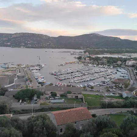 Dans Petite Avec Piscine A 10 Minutes Des Plages Proche Vecchio 別荘 ポルトヴェッキオ