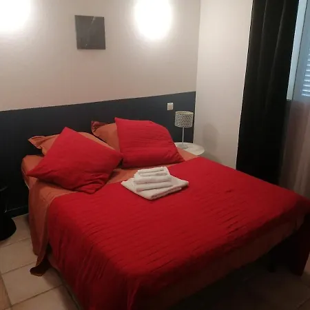 Dans Petite Avec Piscine A 10 Minutes Des Plages Proche Vecchio Tatil Evi *