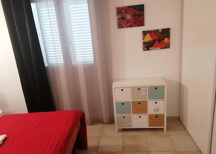 Dans Petite Avec Piscine A 10 Minutes Des Plages Proche Vecchio Holiday home