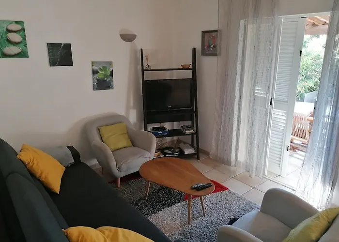 Dans Petite Avec Piscine A 10 Minutes Des Plages Proche Vecchio Porto-Vecchio (Corsica)